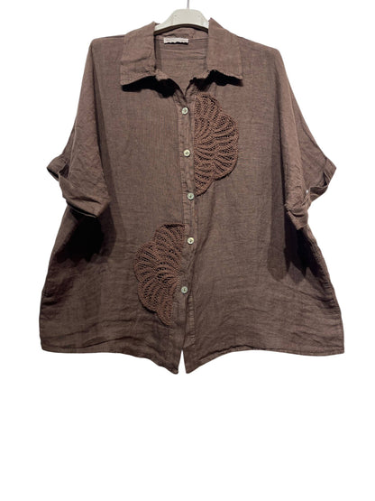 RELAXED AND MODERN LOOSE SHIRT IN LINEN WITH EMBROIDERY